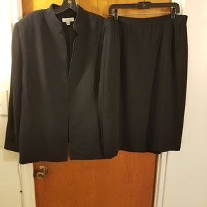 Amanda Smith woman black skirt suit set 16W
